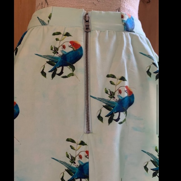 Alice + Olivia watercolor parrot print skirt (with pockets) - Picture 4 of 9